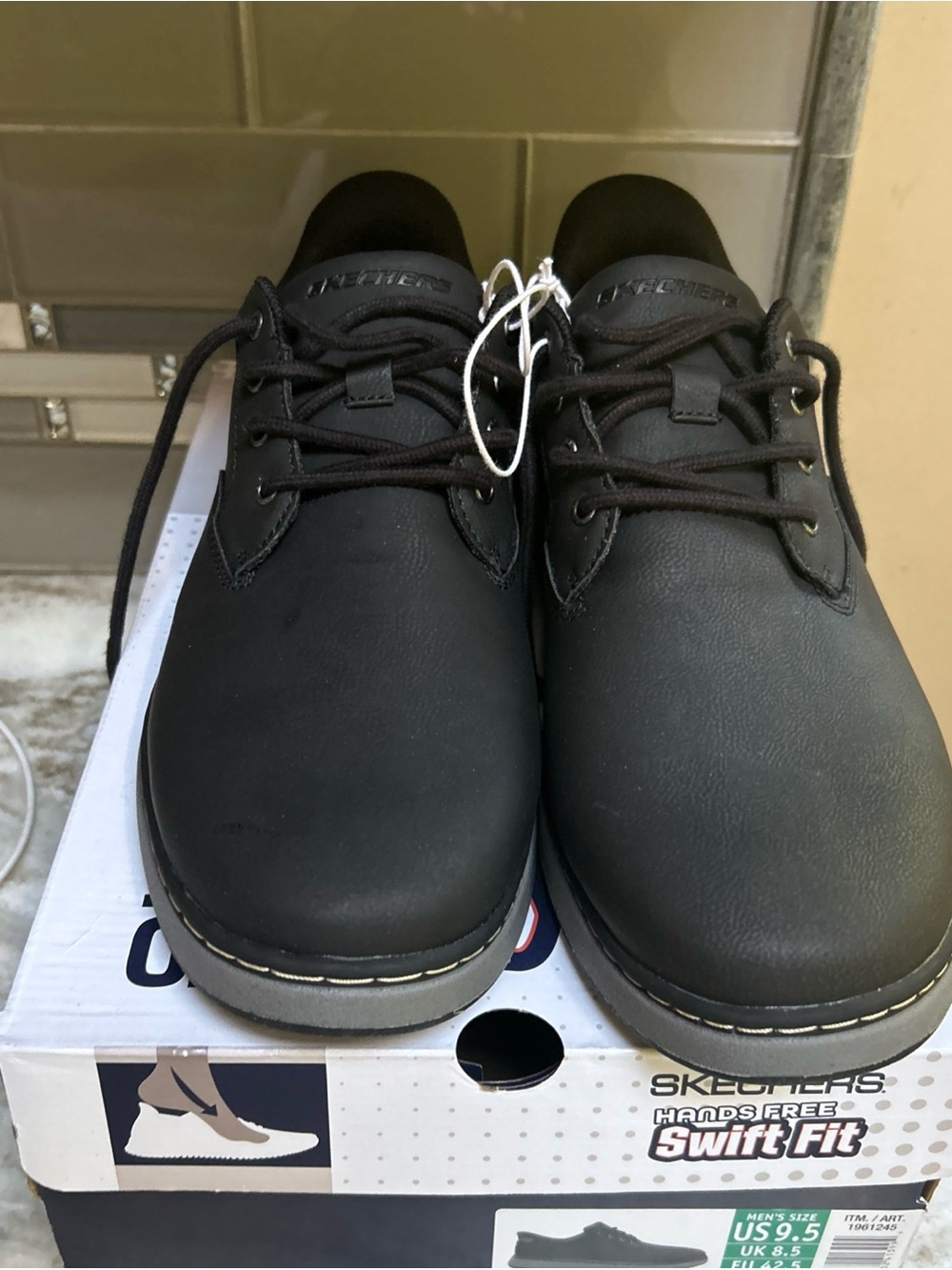 Skechers Swift Fit Athletic Hands Free Casual Lace Up Shoes Black Sz 9.5 New